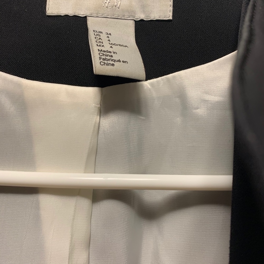 H&M preowned blazer - Picture 5 of 9